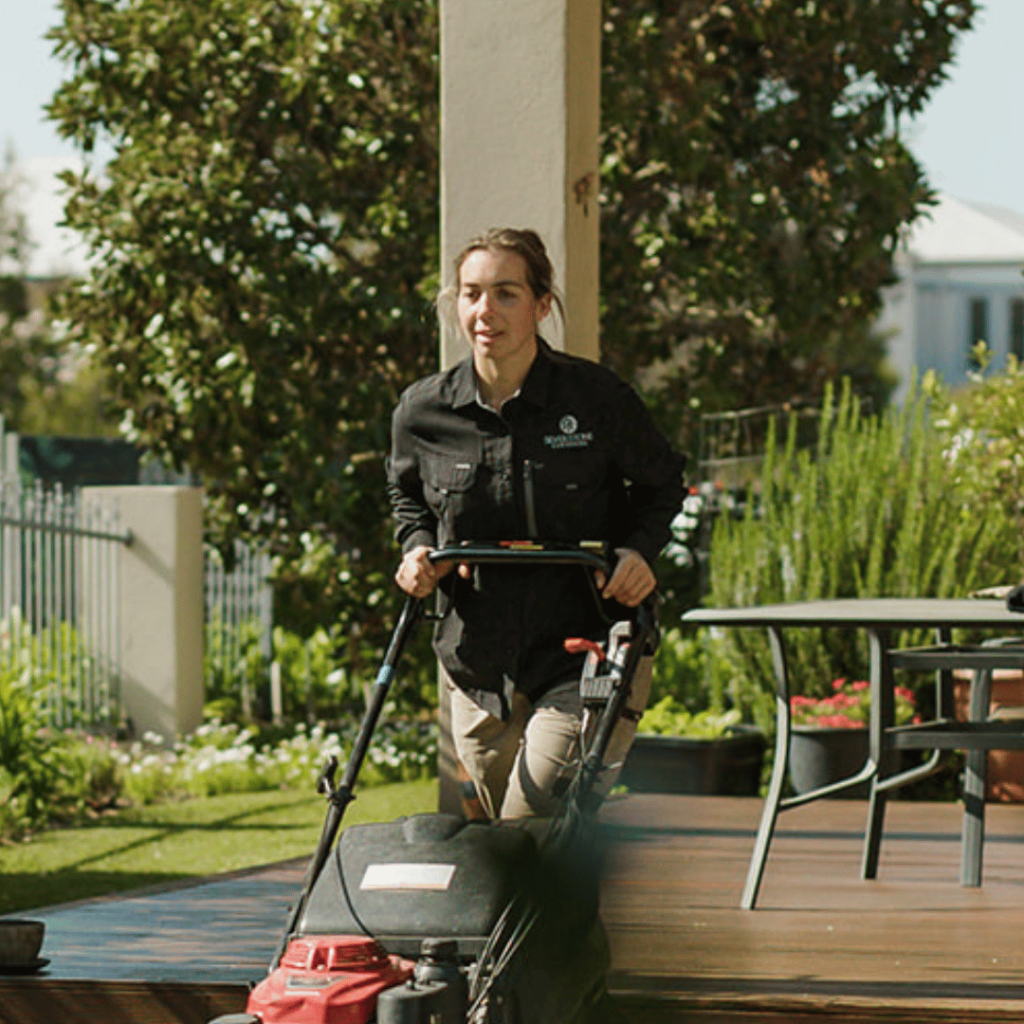 Lawn care technicians Warnbro