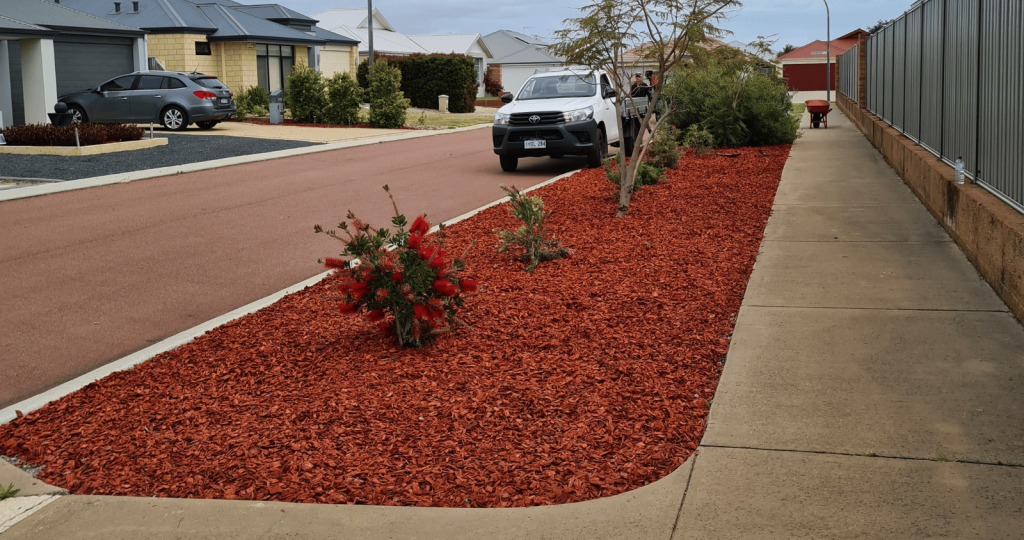 Red Wood Chip Mulch in a Garden